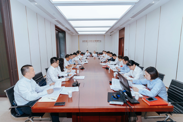 第七代表团热烈讨论